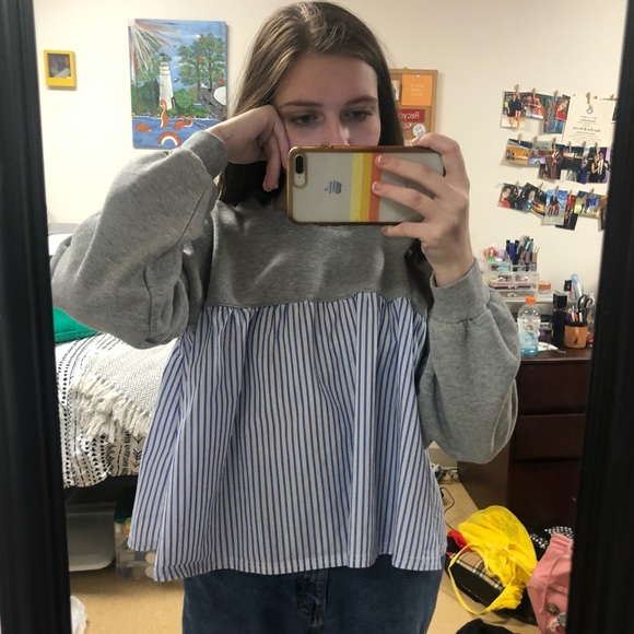 Grey and pin striped sweatshirt - Picture 2 of 4